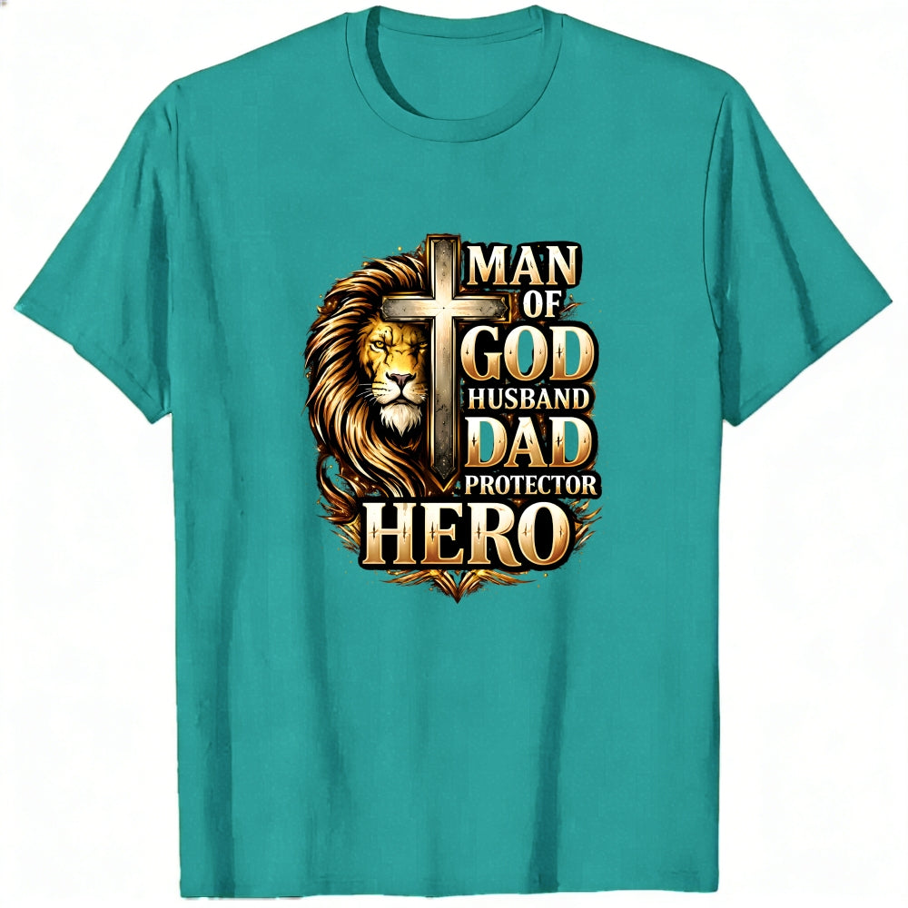 Religious Lion Cross Man Of God Husband Dad Protector Hero Classic T-Shirt