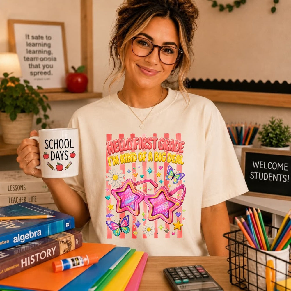 Cute Girls Hello First Grade I'm Kind Of A Big Deal Star Sunglasses Classic T-Shirt