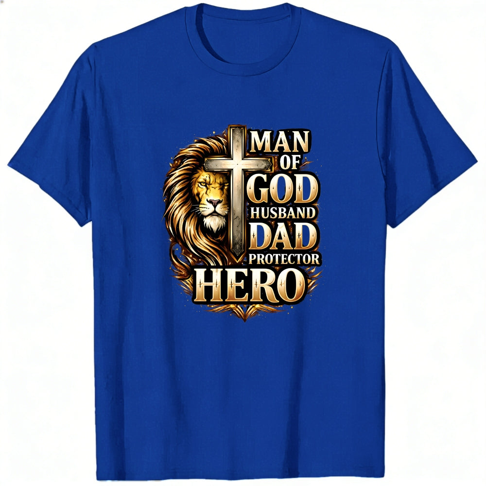 Religious Lion Cross Man Of God Husband Dad Protector Hero Classic T-Shirt
