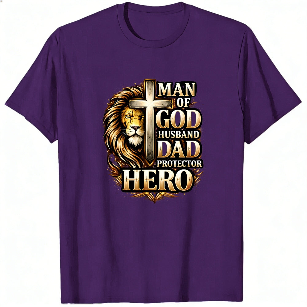Religious Lion Cross Man Of God Husband Dad Protector Hero Classic T-Shirt