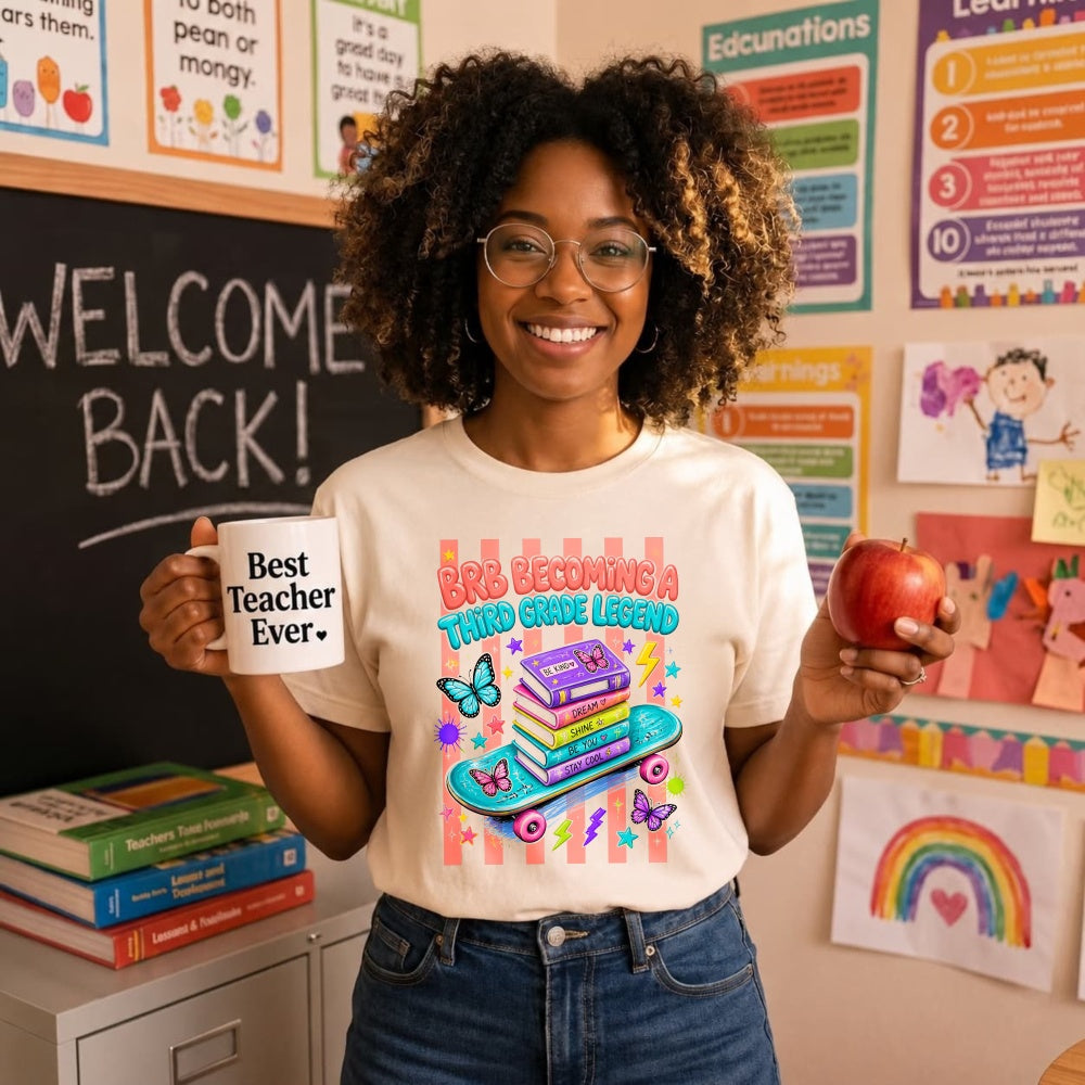 Cute Retro Style Classic T-Shirt Brb Becoming A Third Grade Legend Books Skateboard Butterflies Desi