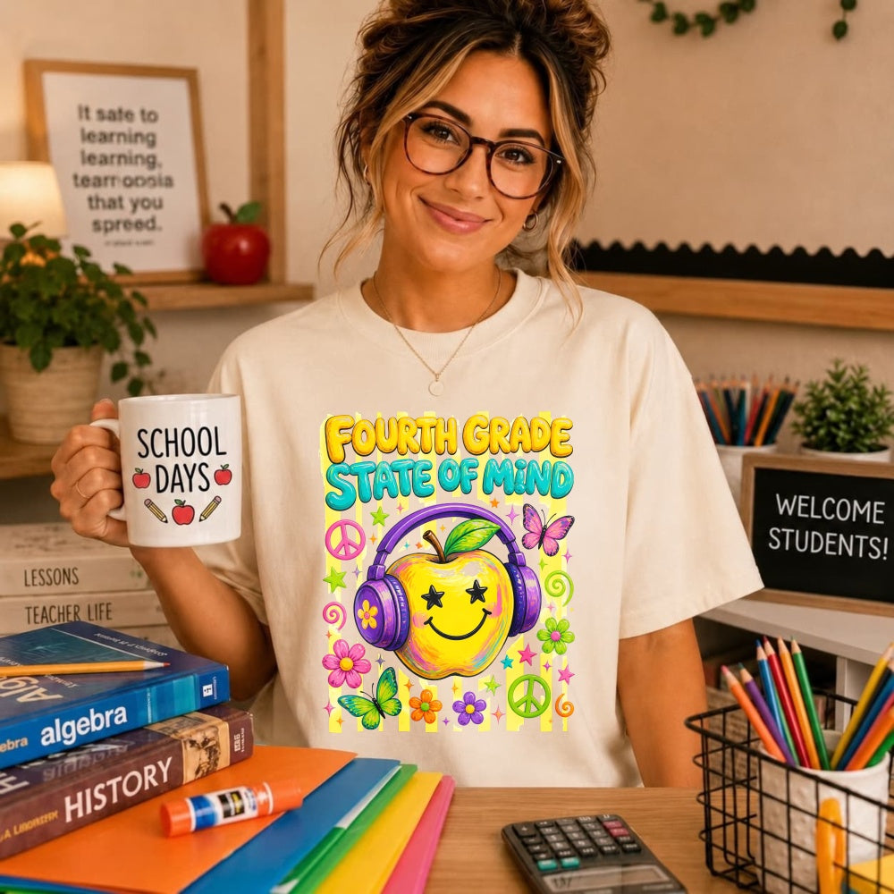 Retro Groovy Fourth Grade State Of Mind Apple Classic T-Shirt