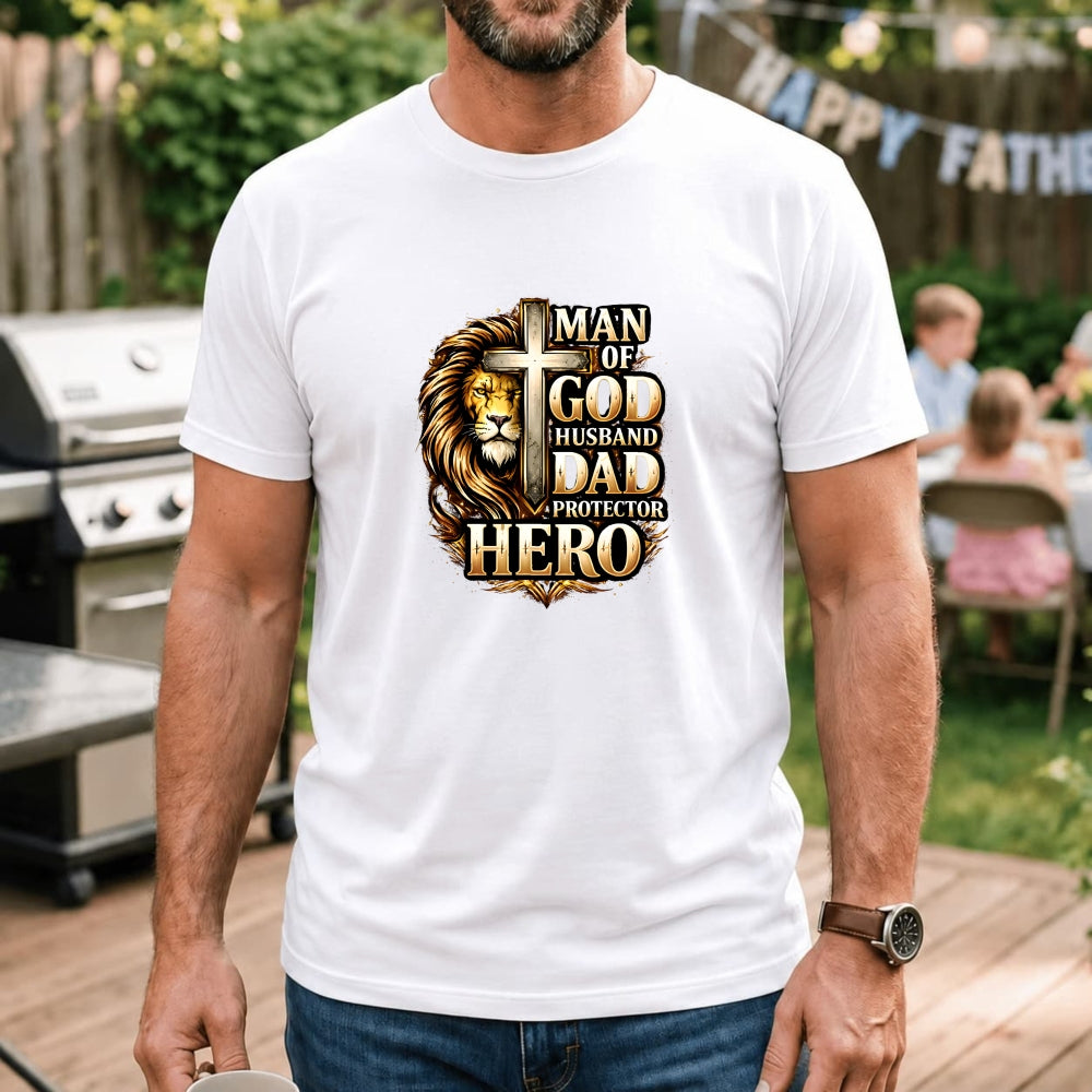 Religious Lion Cross Man Of God Husband Dad Protector Hero Classic T-Shirt